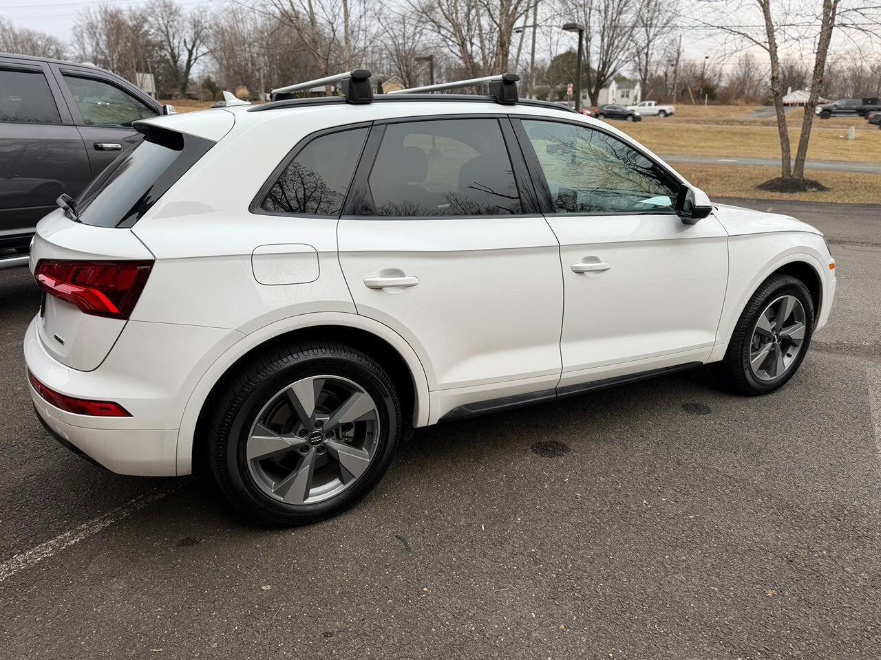 Used 2020 Audi Q5 2.0T Premium w/ Titanium Sport Package image 6