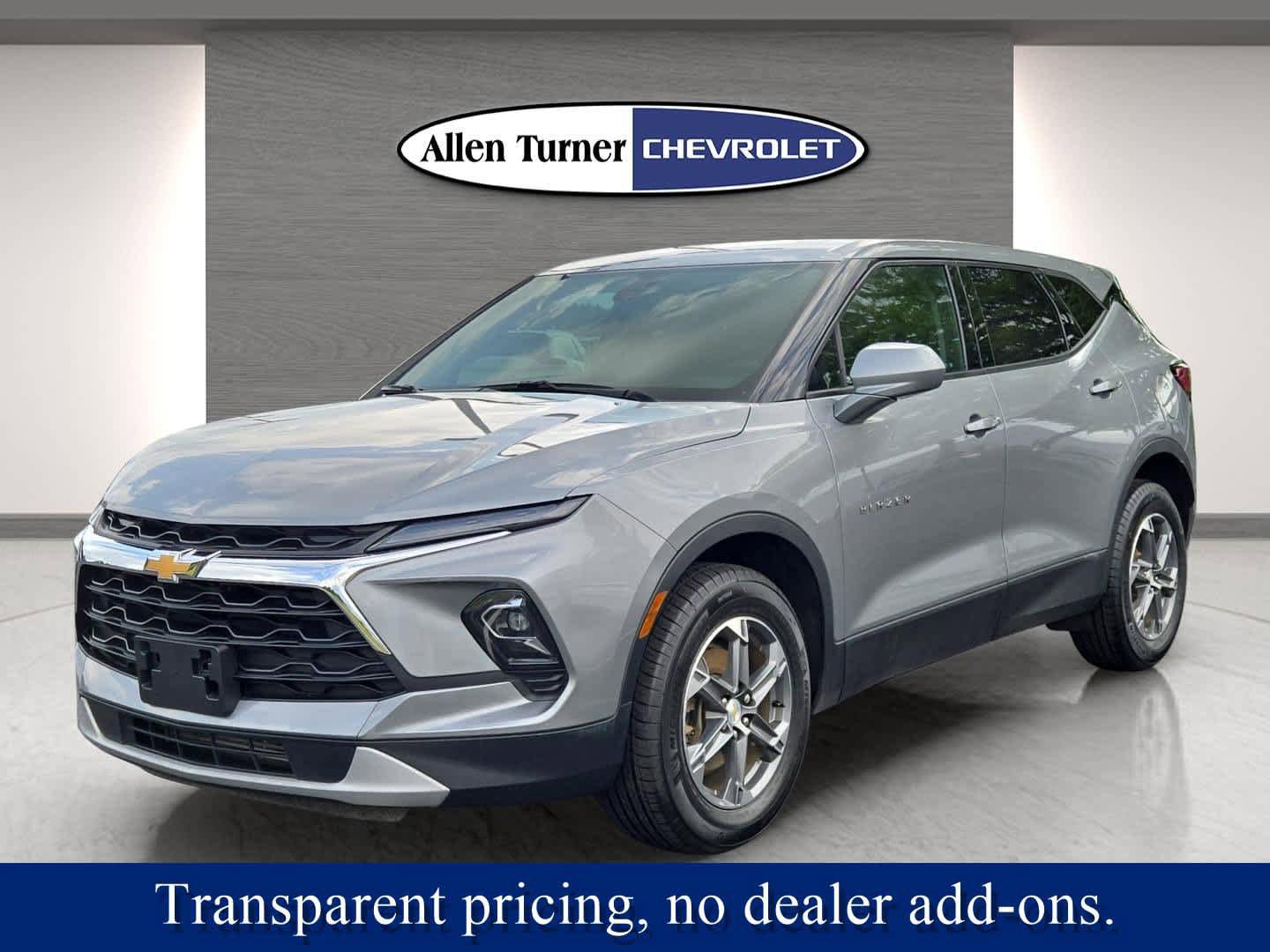 Used 2023 Chevrolet Blazer LT FWD image 3
