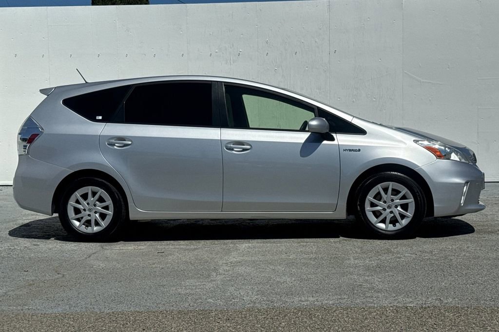 Used 2014 Toyota Prius V Three FWD image 2