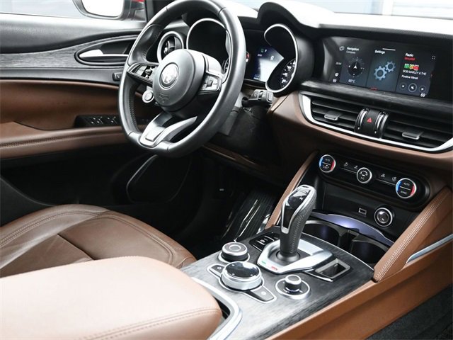 Used 2020 Alfa Romeo Stelvio image 21