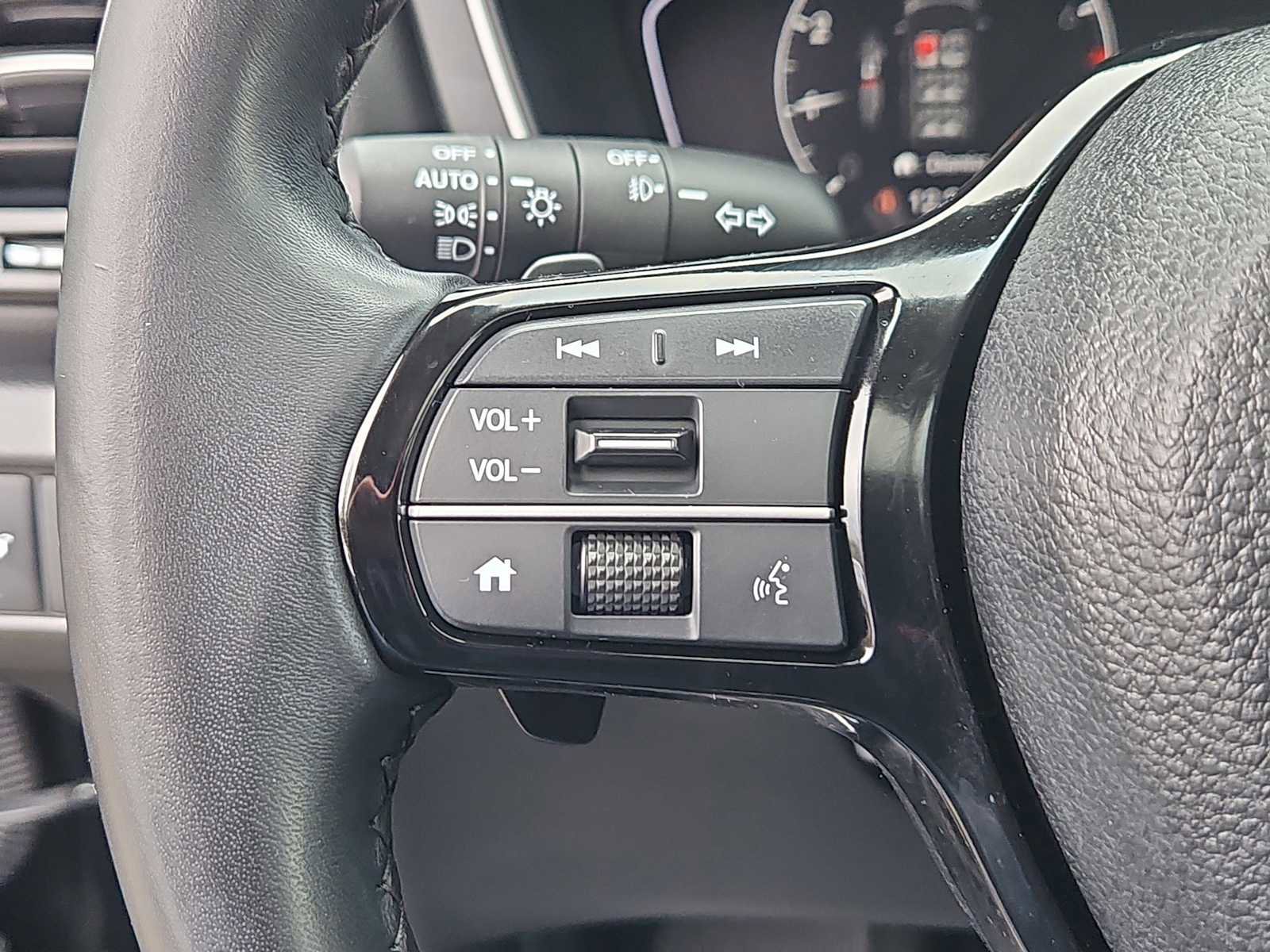 Used 2023 Honda Pilot Touring image 26