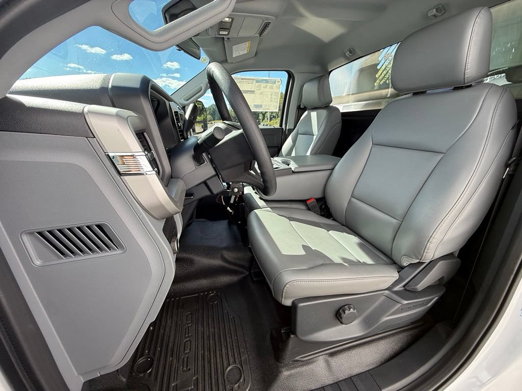 New 2026 Ford F550 4x4 Regular Cab Super Duty image 19