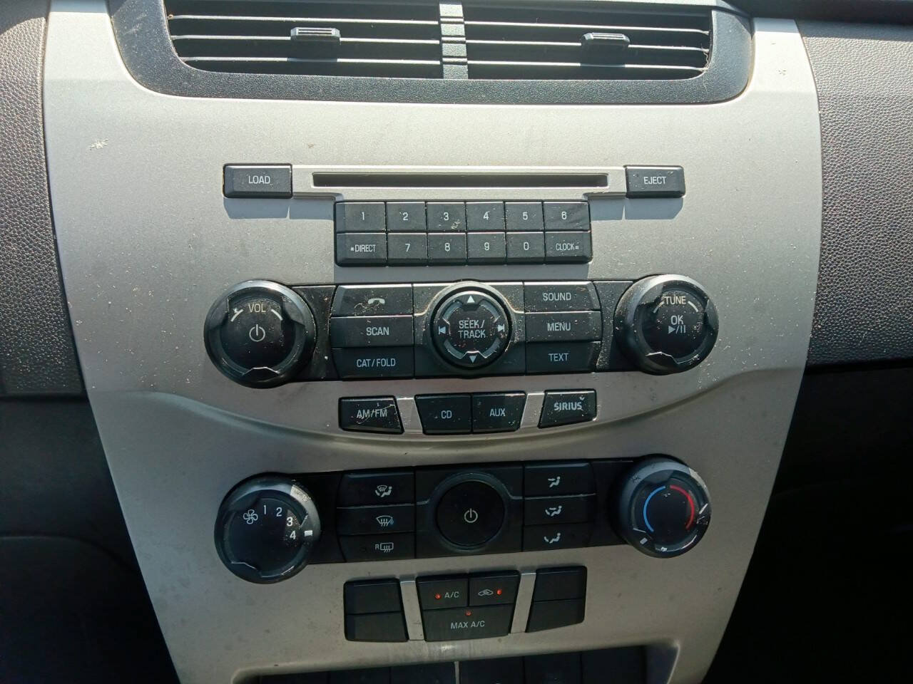 Used 2010 Ford Focus SE FWD image 15