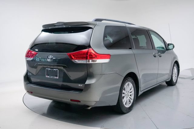 Used 2014 Toyota Sienna XLE FWD image 9