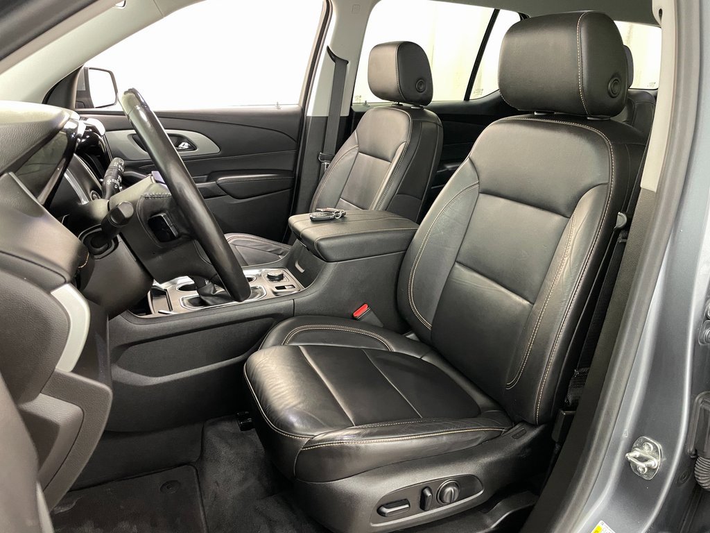 Used 2021 Chevrolet Traverse LT image 20