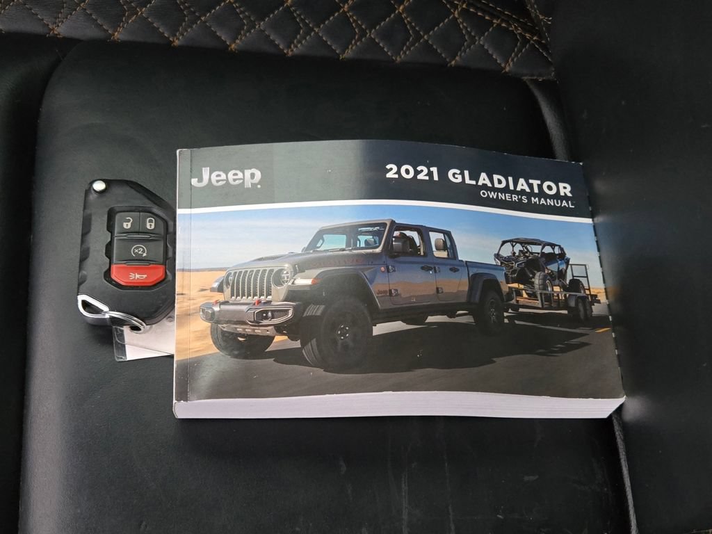Used 2021 Jeep Gladiator Overland AWD/4WD image 13