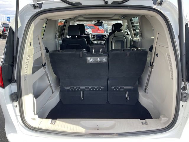 Used 2019 Chrysler Pacifica Touring-L Plus w/ Advanced Safetytec Group image 24
