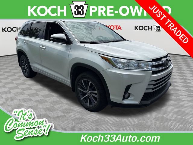 Used 2017 Toyota Highlander XLE AWD/4WD image 1
