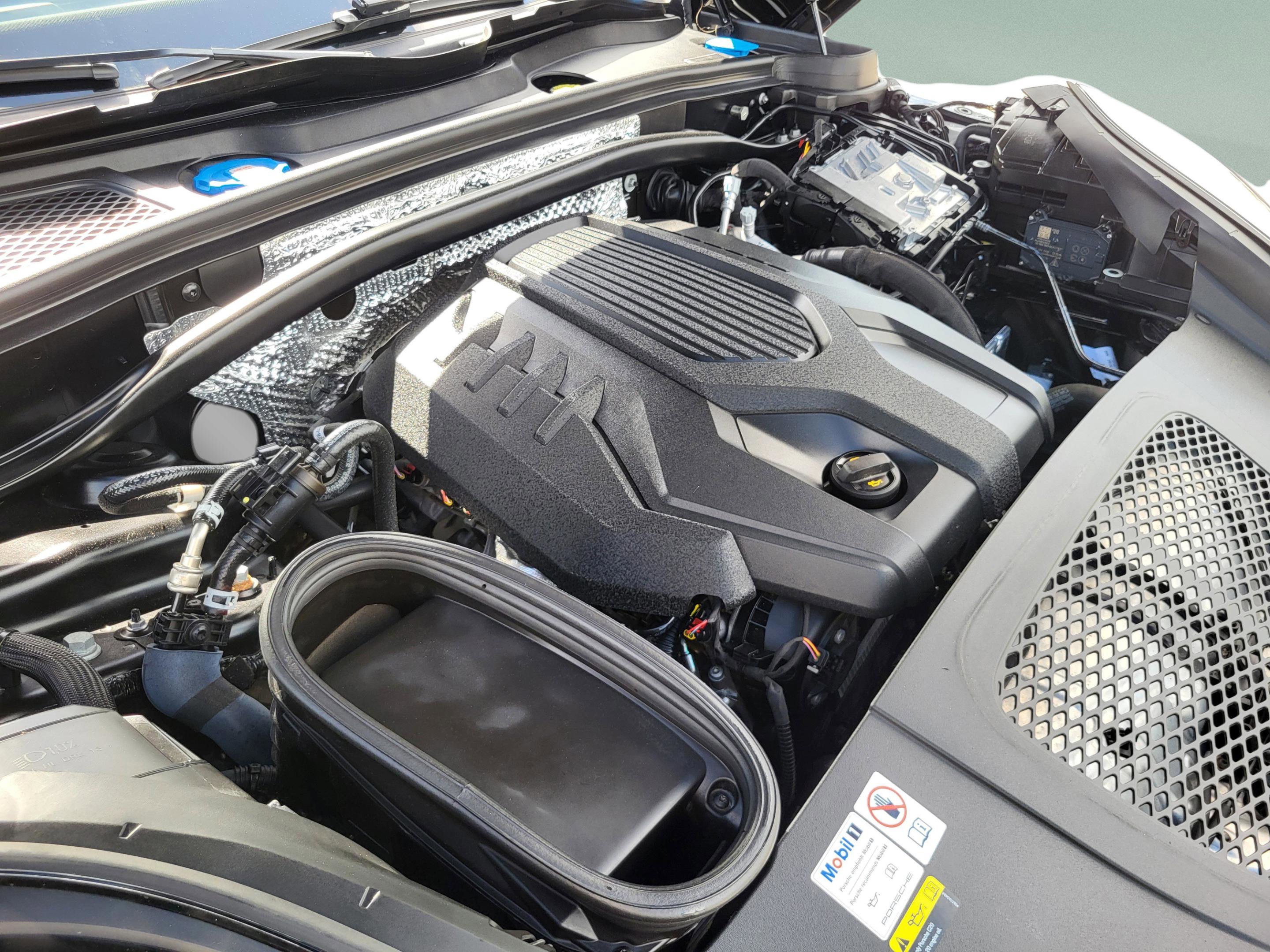 Used 2023 Porsche Macan AWD/4WD image 63