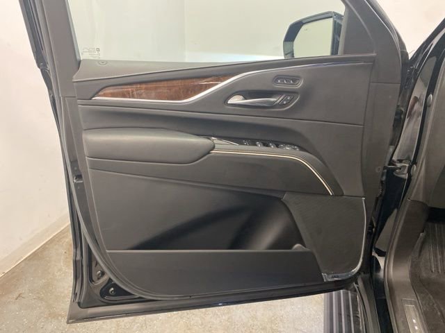 Used 2021 Cadillac Escalade Premium Luxury Platinum w/ Heavy-Duty Trailer Package image 20