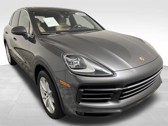 Used 2023 Porsche Cayenne w/ Premium Package image 11