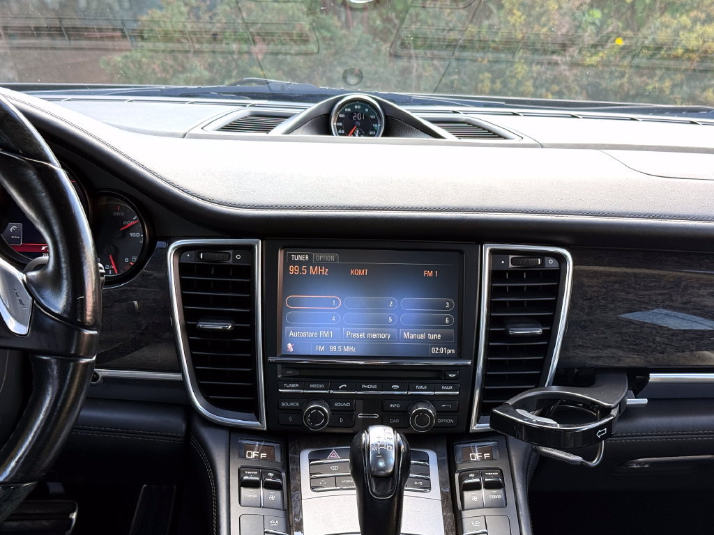Used 2012 Porsche Panamera 4S image 31