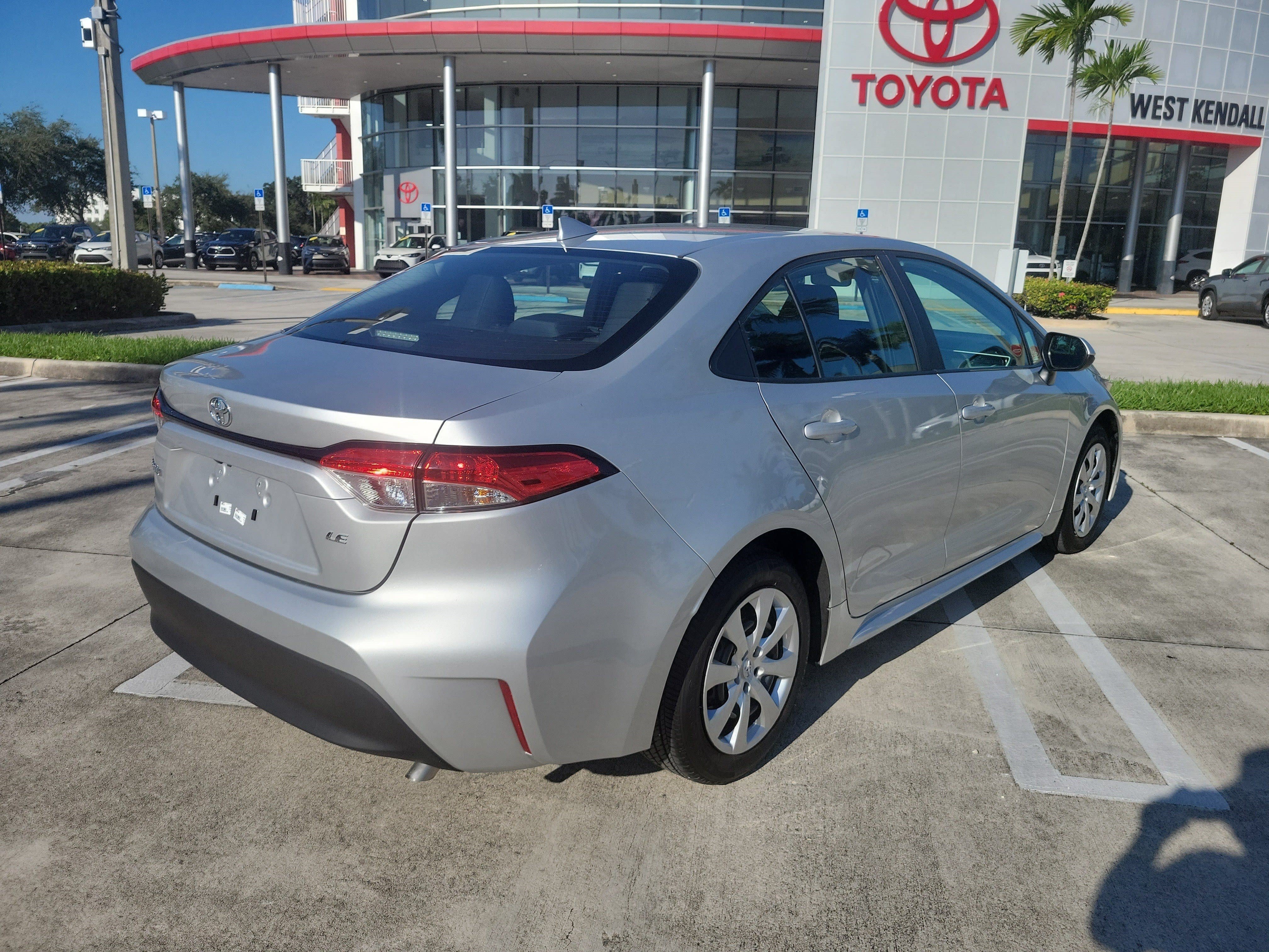 Used 2024 Toyota Corolla LE FWD image 7