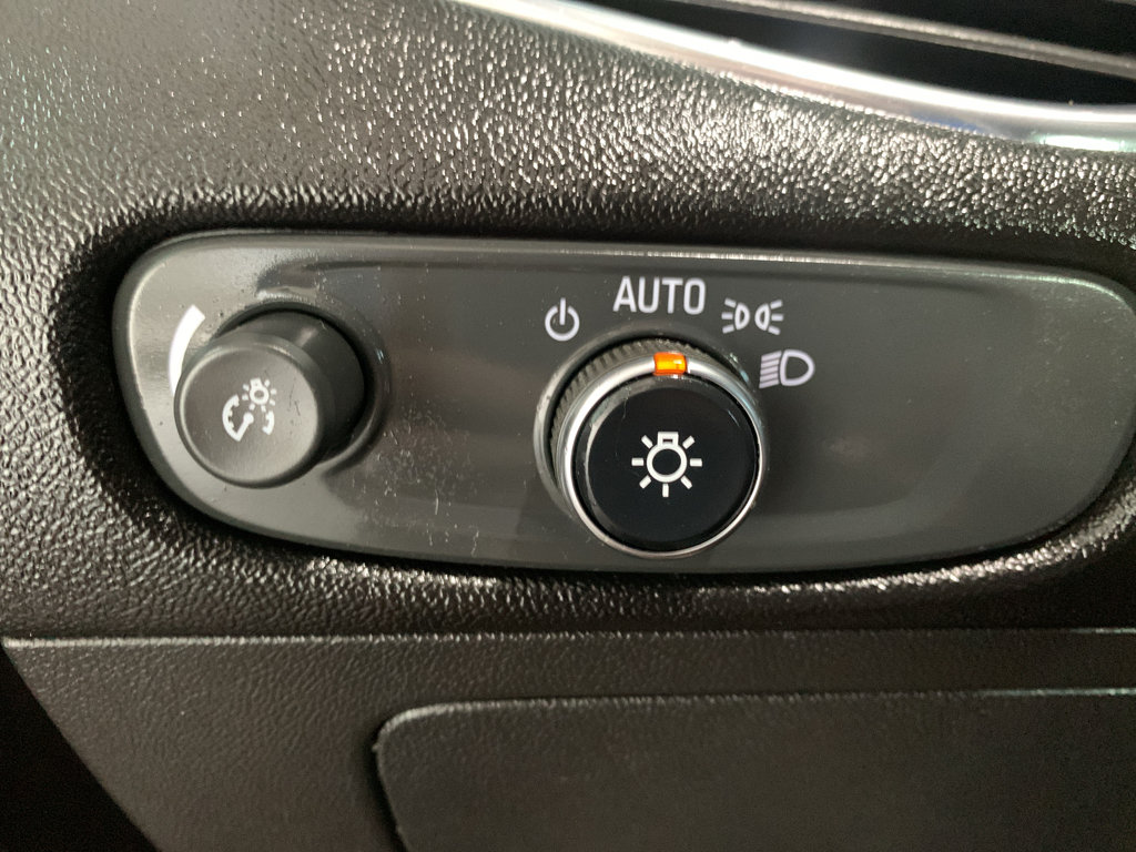 Used 2019 Chevrolet Malibu LT FWD image 27