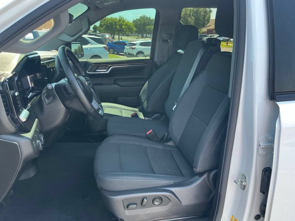 Used 2024 Chevrolet Silverado 1500 LT AWD/4WD image 24