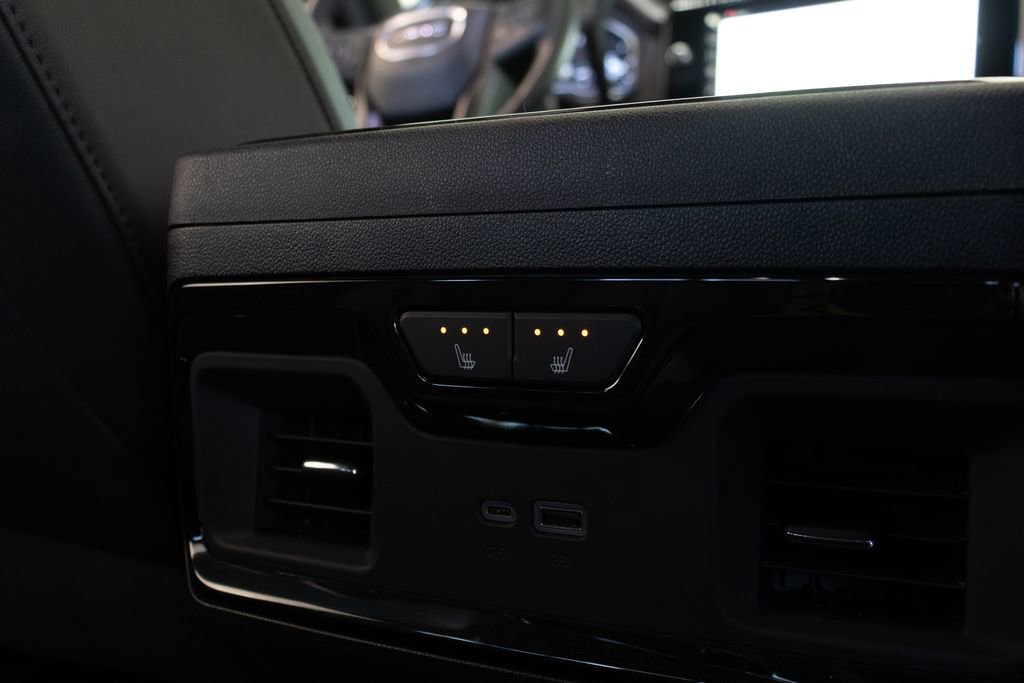 Used 2024 GMC Sierra 2500 AT4 w/ AT4 Premium Plus Package AWD/4WD image 31