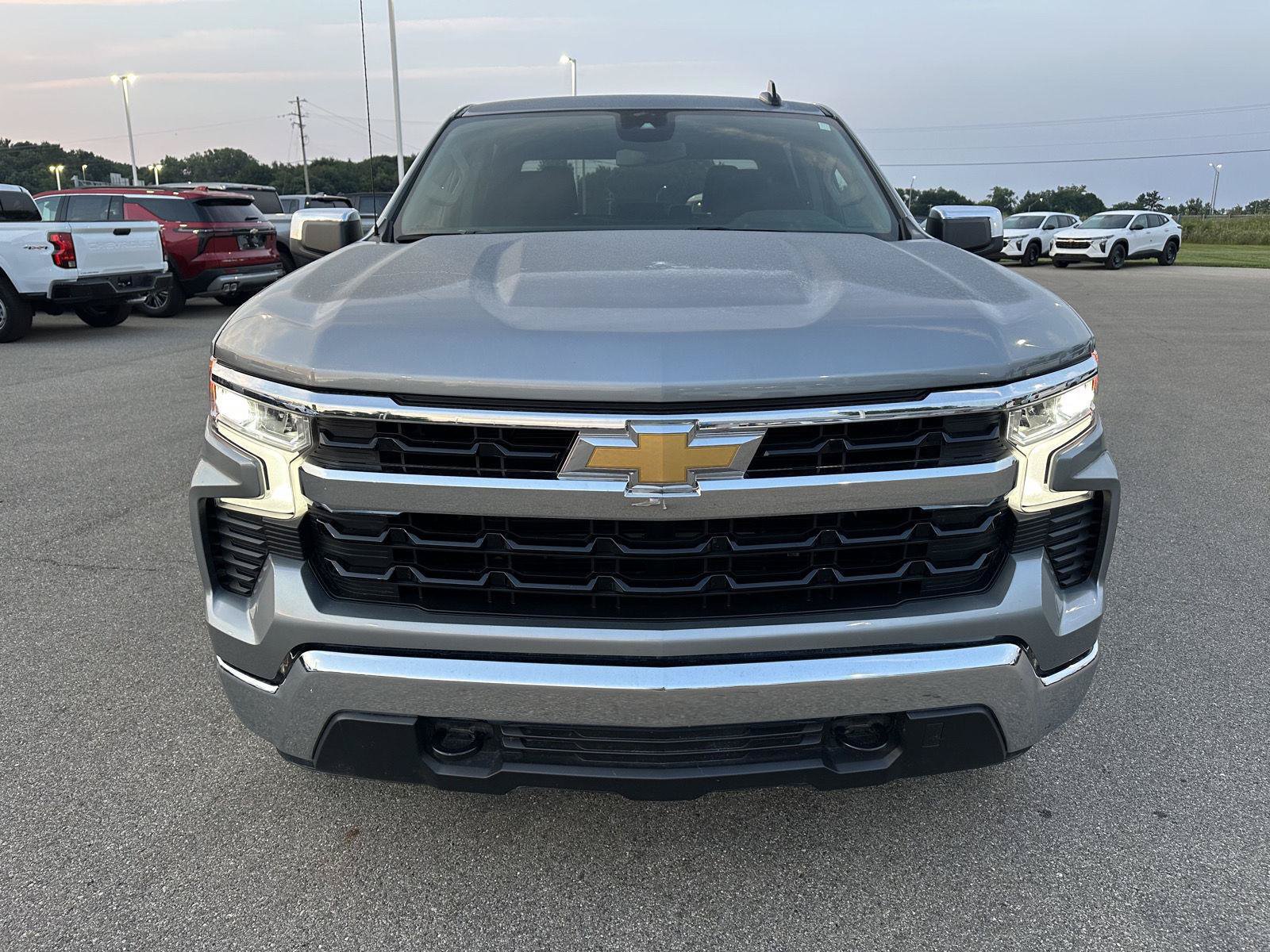 Used 2024 Chevrolet Silverado 1500 LT AWD/4WD image 11