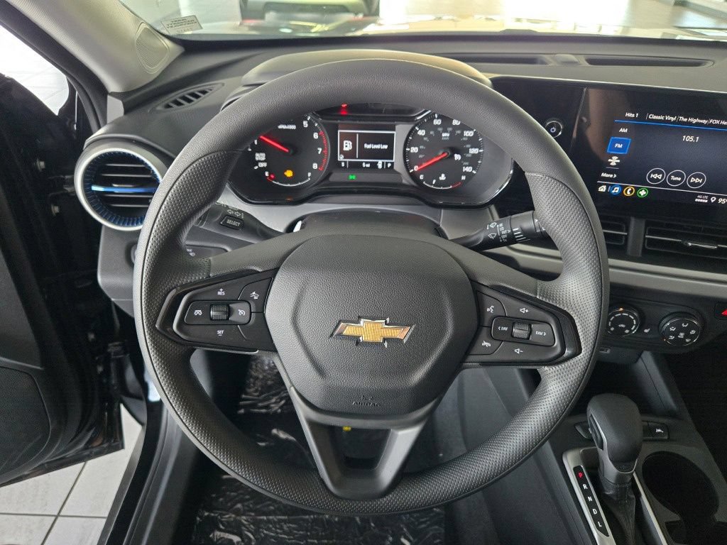 New 2026 Chevrolet Trax LS w/ LS Convenience Package FWD image 27