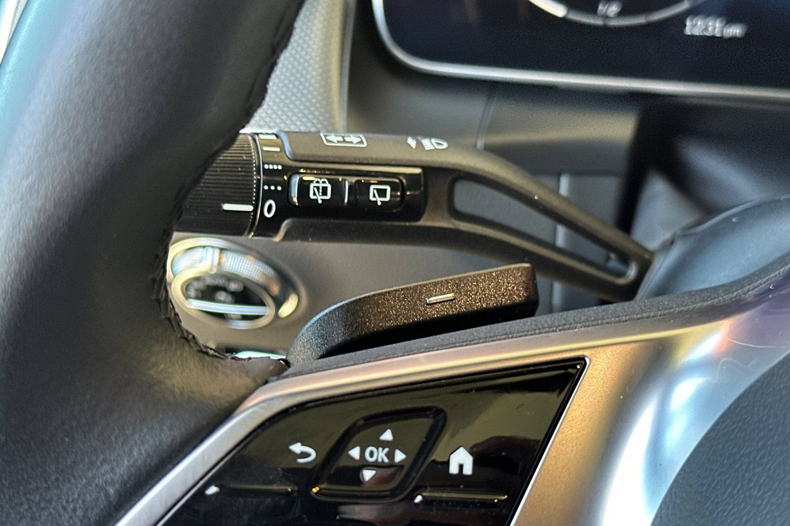 Certified 2024 Mercedes-Benz GLC 300 4MATIC image 33
