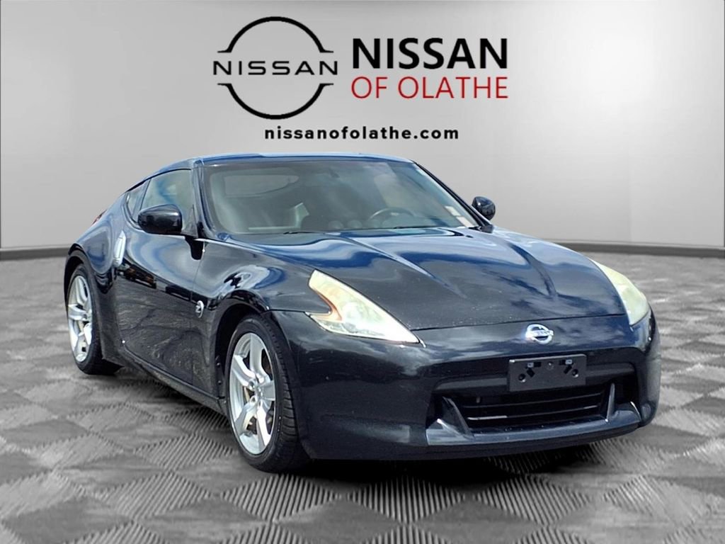 Used 2011 Nissan 370Z Coupe RWD image 29