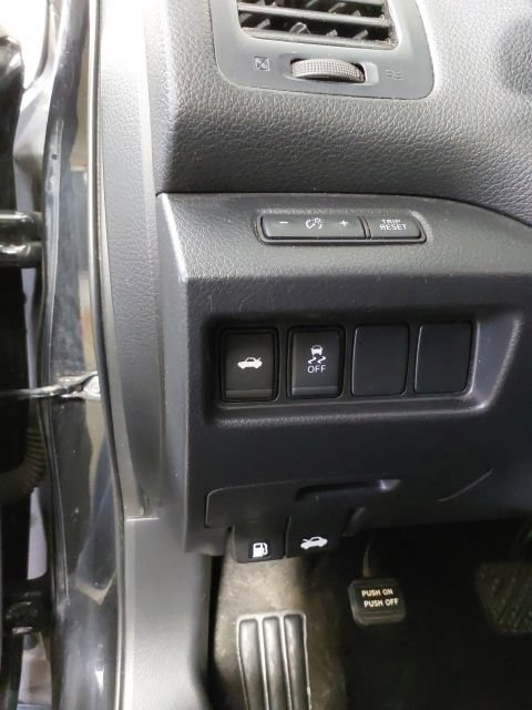 Used 2017 Nissan Altima 2.5 SR w/ Midnight Edition Package FWD image 18