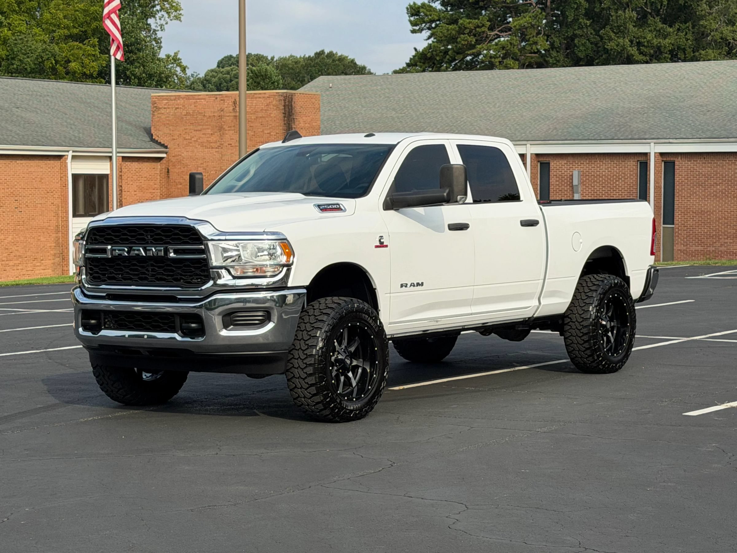 Used 2020 RAM 2500 Tradesman AWD/4WD image 1