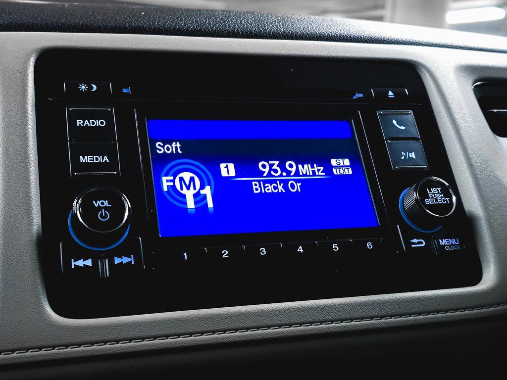 Certified 2021 Honda HR-V LX image 27