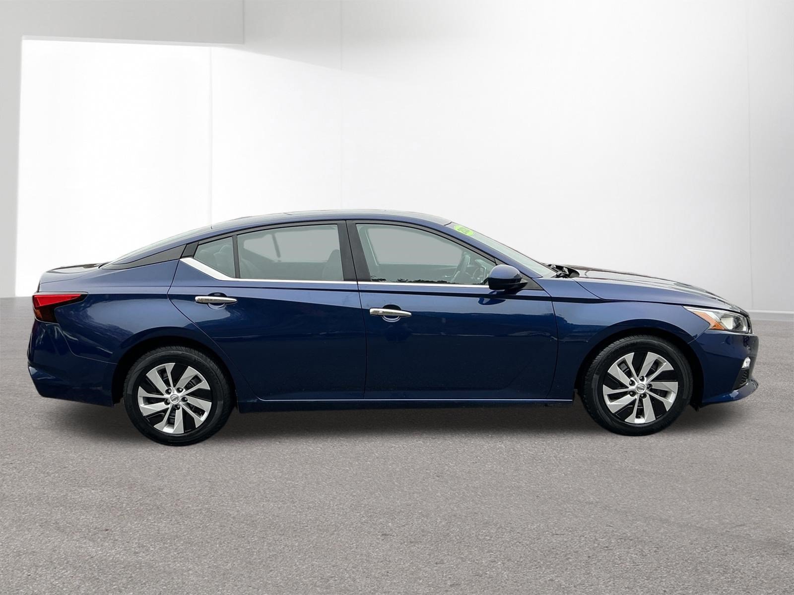 Used 2020 Nissan Altima 2.5 S w/ Driver Assist Package FWD image 2
