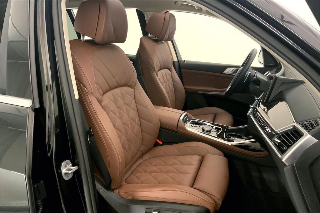 Certified 2026 BMW X7 xDrive40i image 6