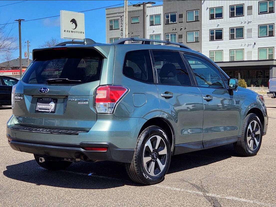 Used 2017 Subaru Forester 2.5i Premium AWD/4WD image 10