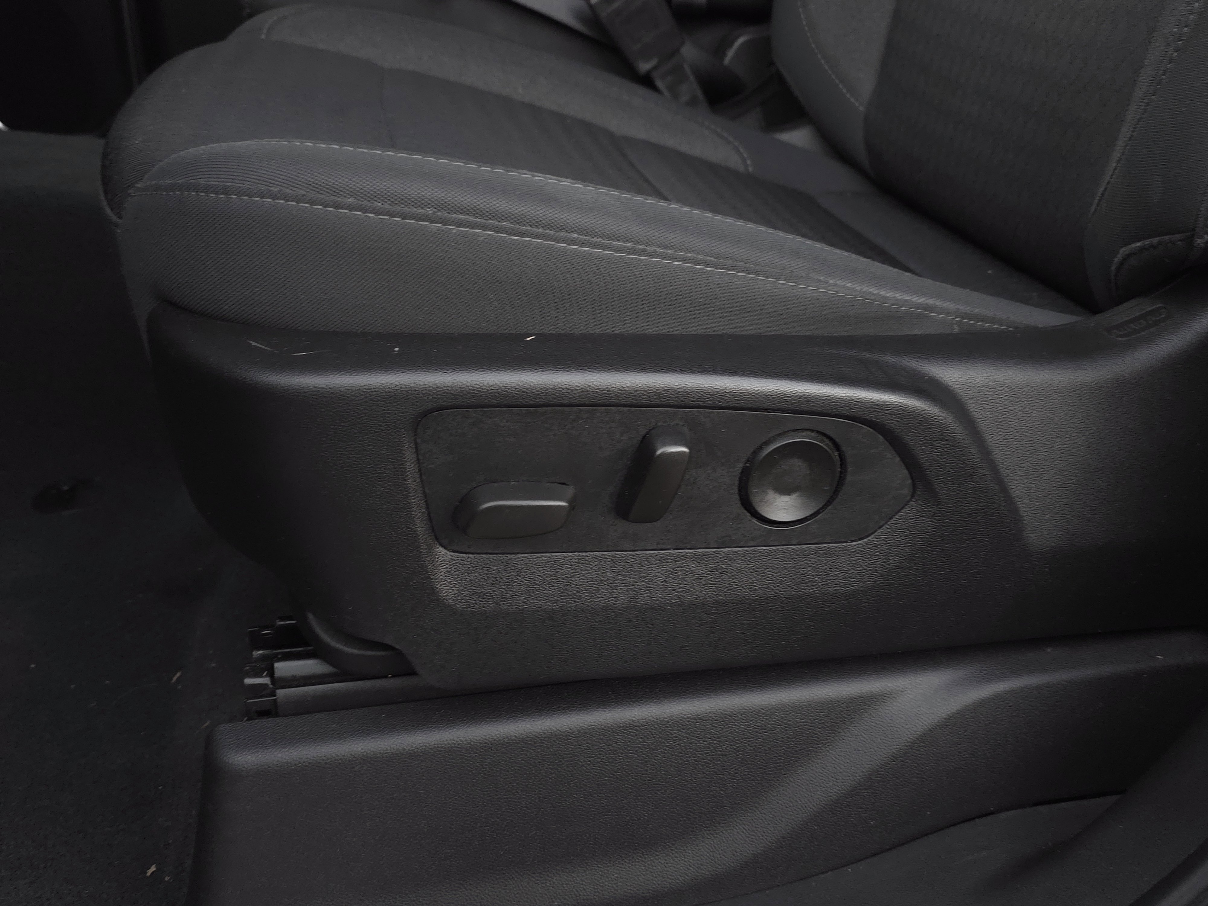 Used 2022 Chevrolet Silverado 1500 LT image 12