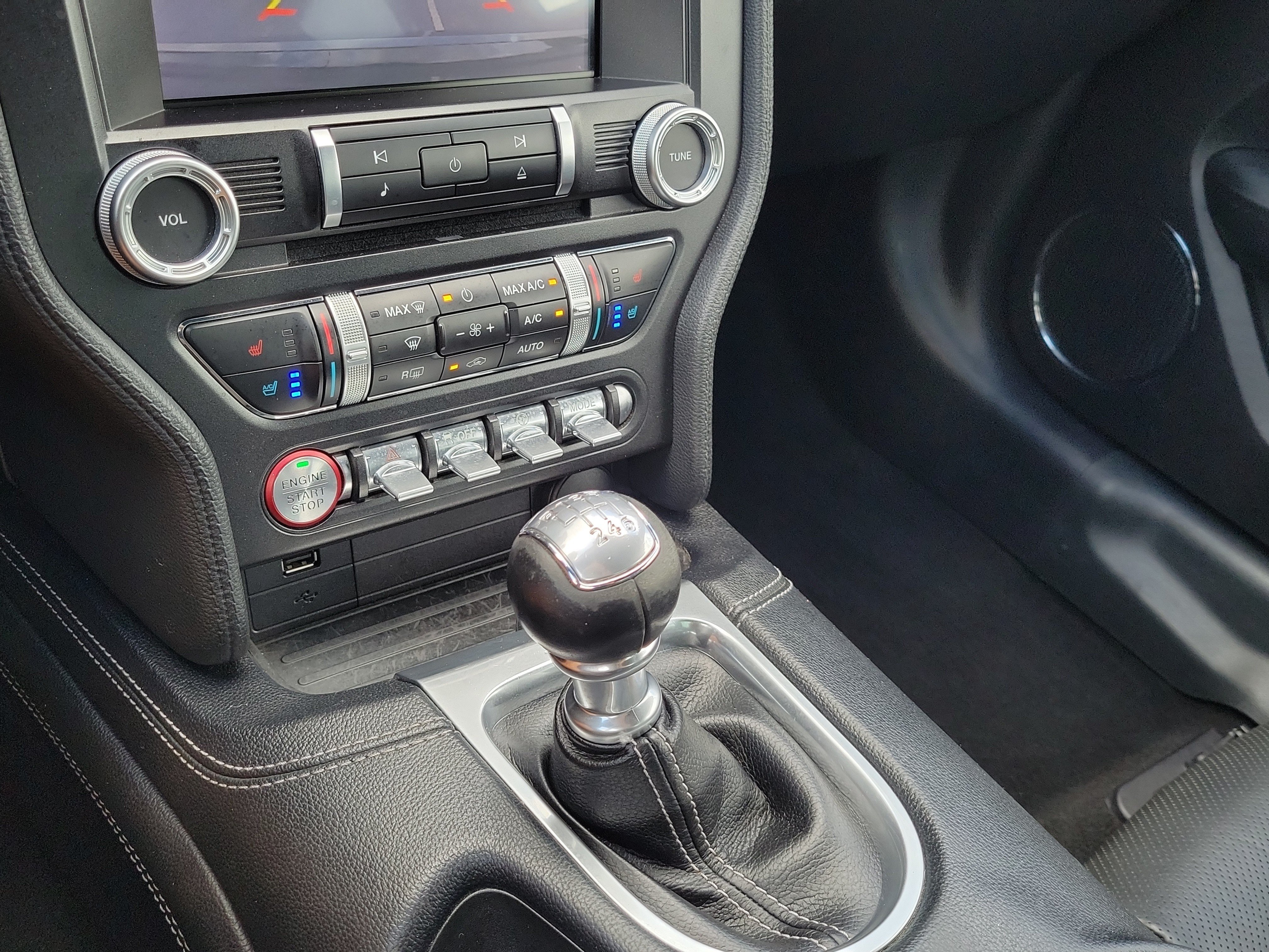 Used 2019 Ford Mustang GT Premium w/ Equipment Group 401A RWD image 23