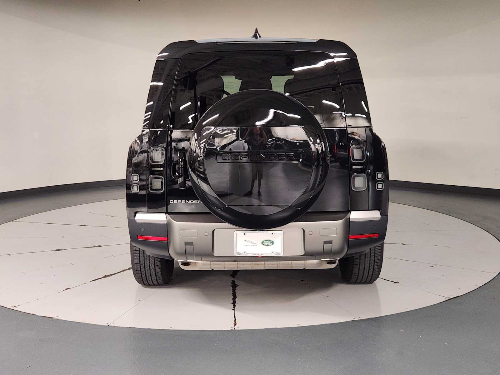 Used 2026 Land Rover Defender 130 S AWD/4WD image 10