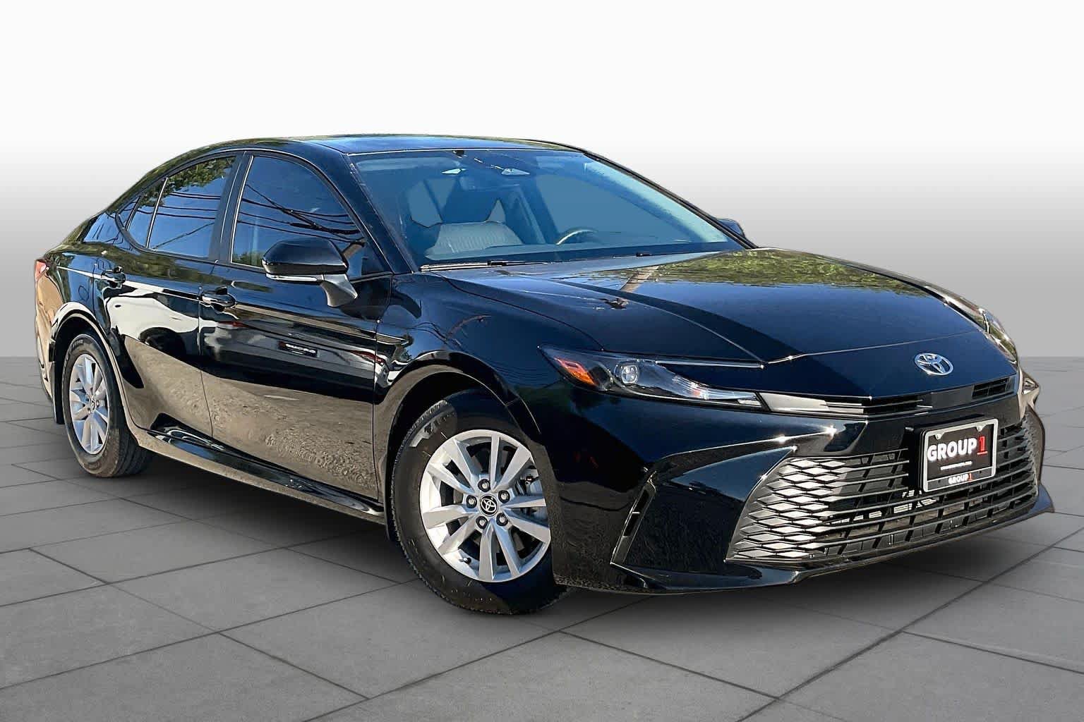 Used 2026 Toyota Camry LE w/ Convenience Package FWD image 3