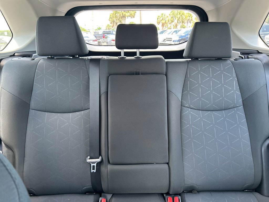 Used 2025 Toyota RAV4 XLE AWD/4WD image 14