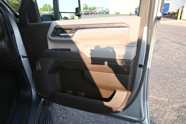 Used 2024 Chevrolet Silverado 3500 LTZ AWD/4WD image 11