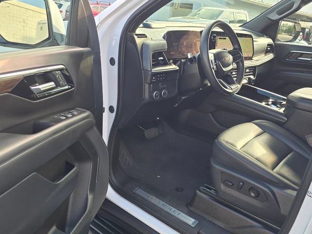 Used 2025 Chevrolet Tahoe LT RWD image 9