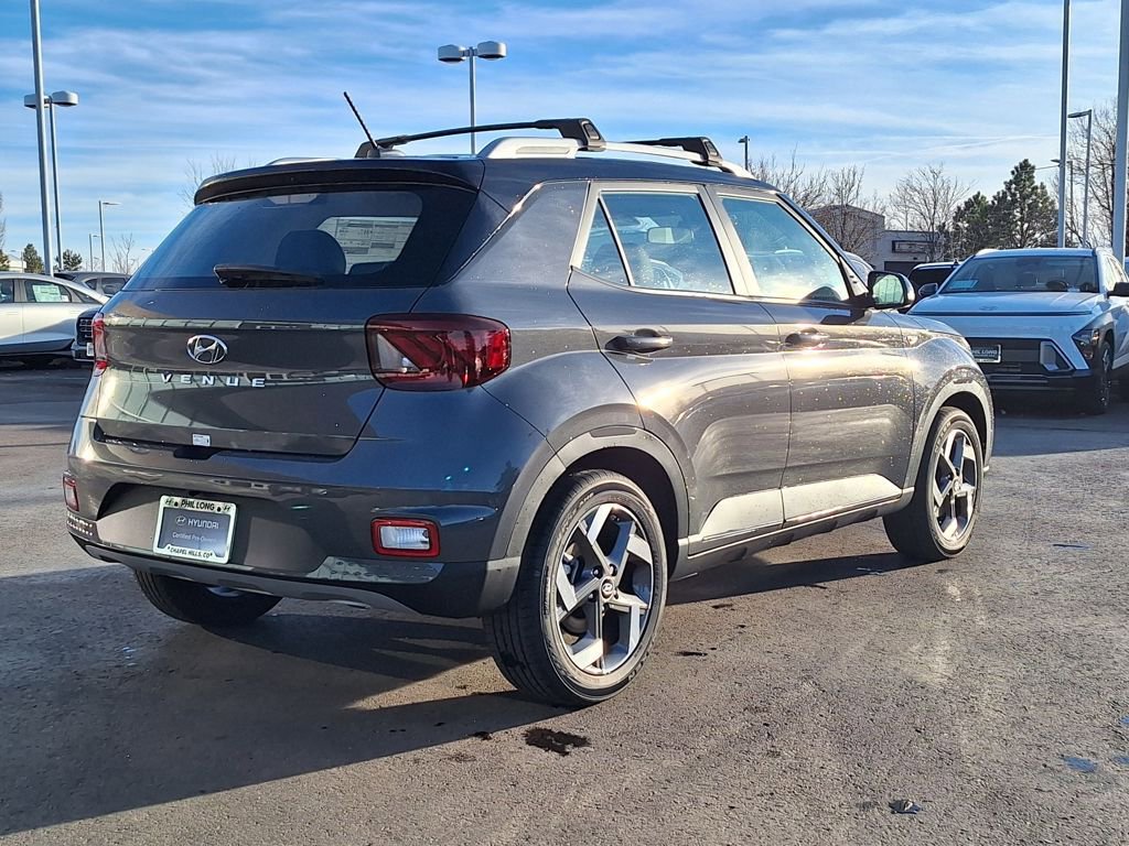 Used 2024 Hyundai Venue Limited video 3