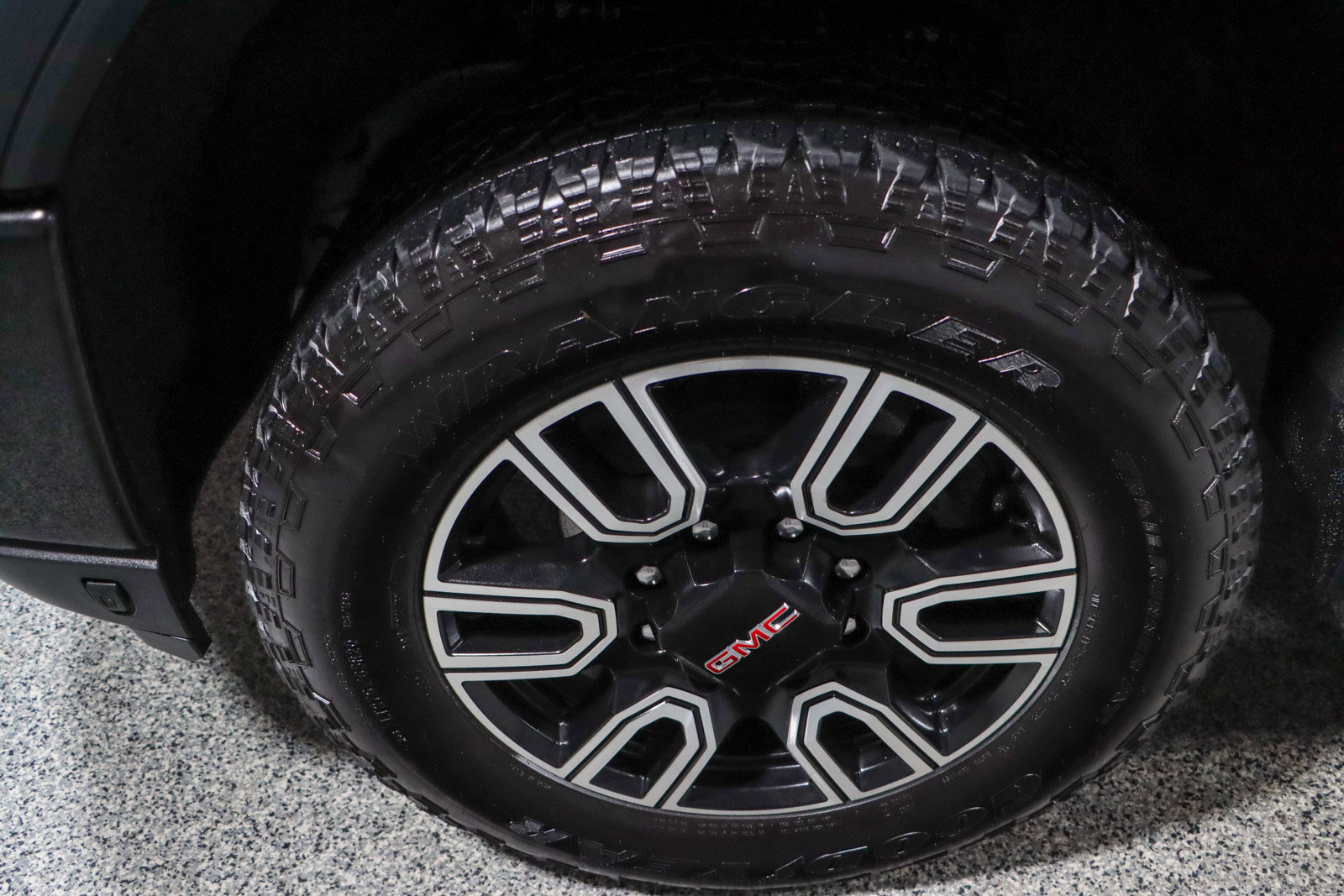 Used 2022 GMC Sierra 2500 AT4 w/ Gooseneck/5TH Wheel Package image 11