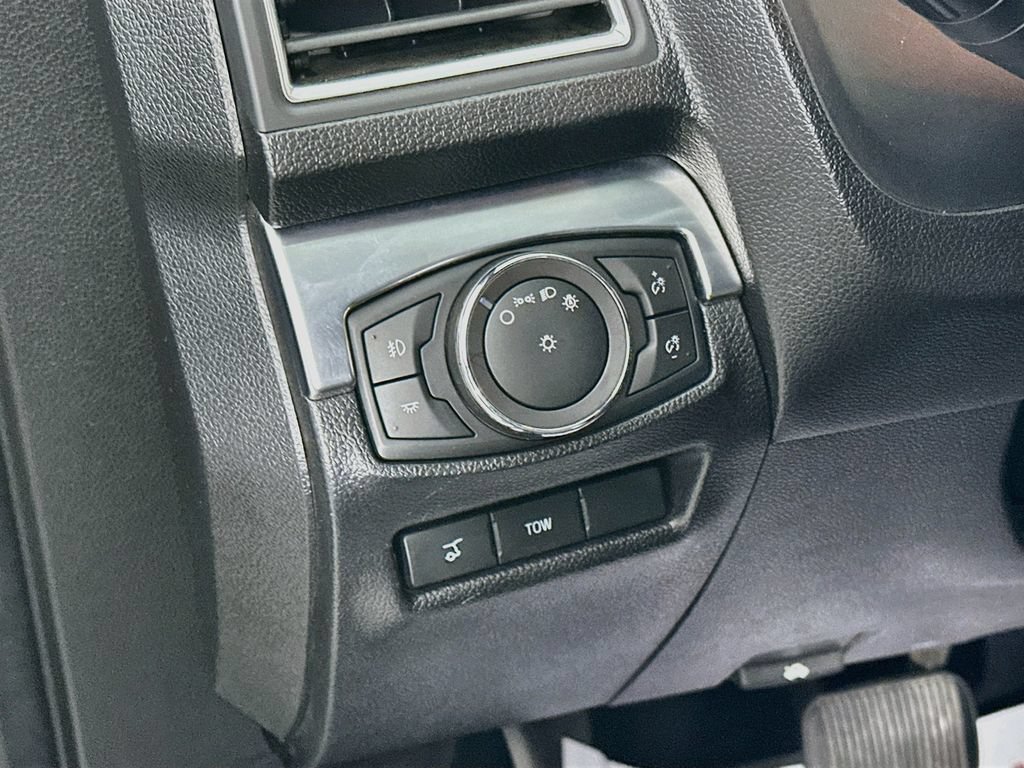 Used 2018 Ford Explorer Sport AWD/4WD image 15
