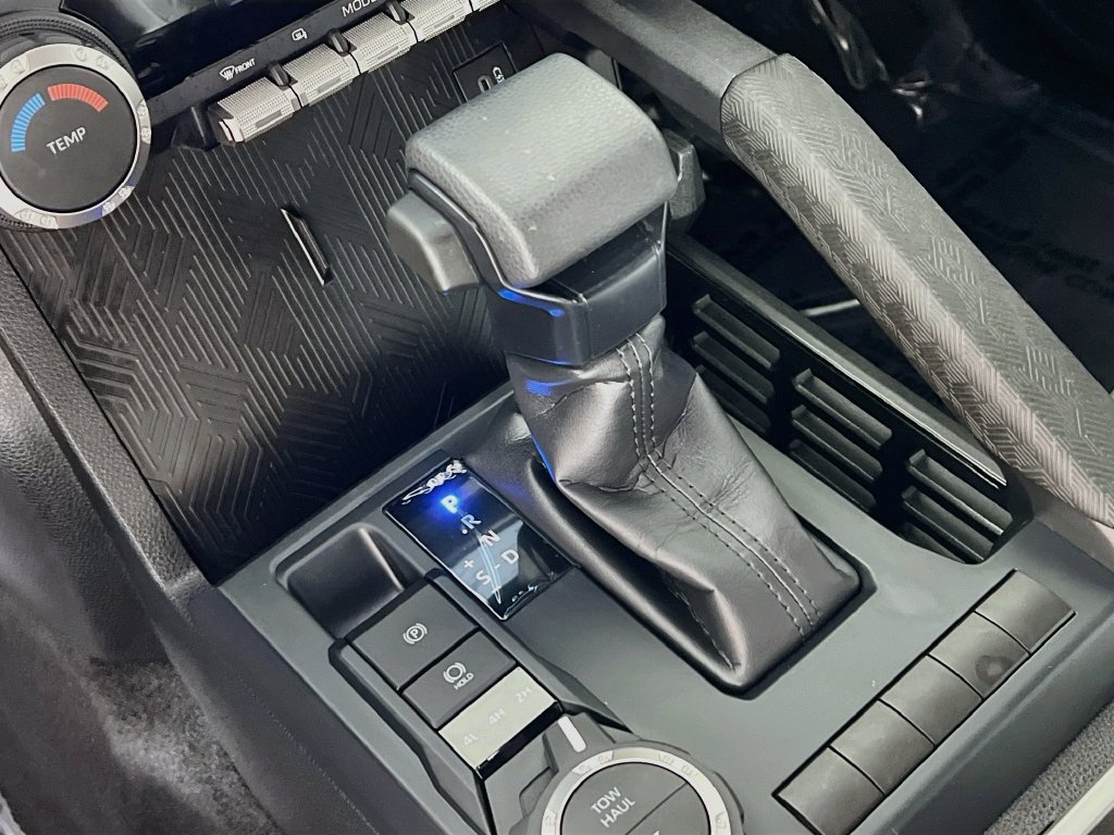 Certified 2025 Toyota Tacoma SR5 AWD/4WD image 15