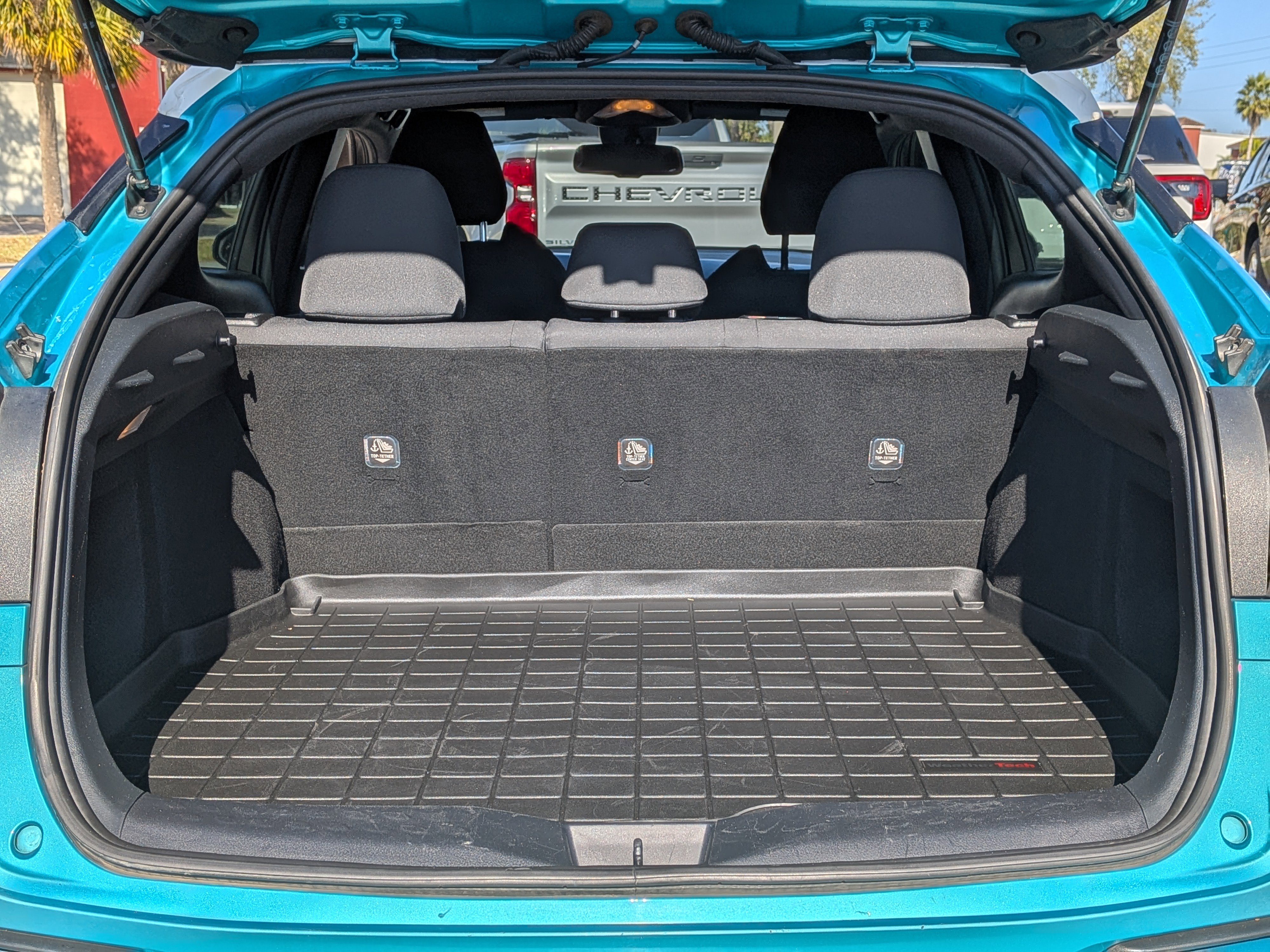 Used 2018 Toyota C-HR XLE image 12