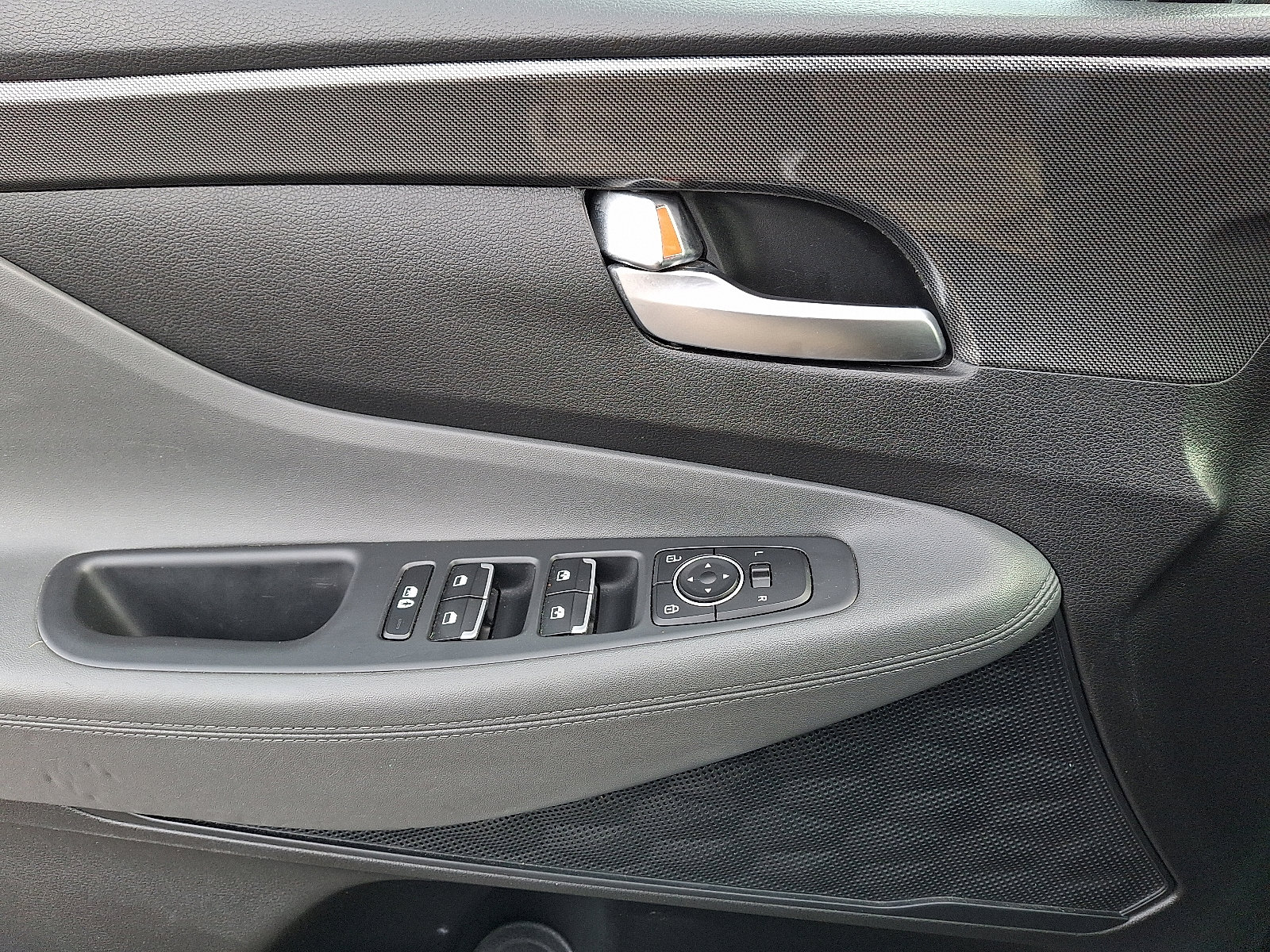 Certified 2022 Hyundai Santa Fe SEL w/ Cargo Package image 11