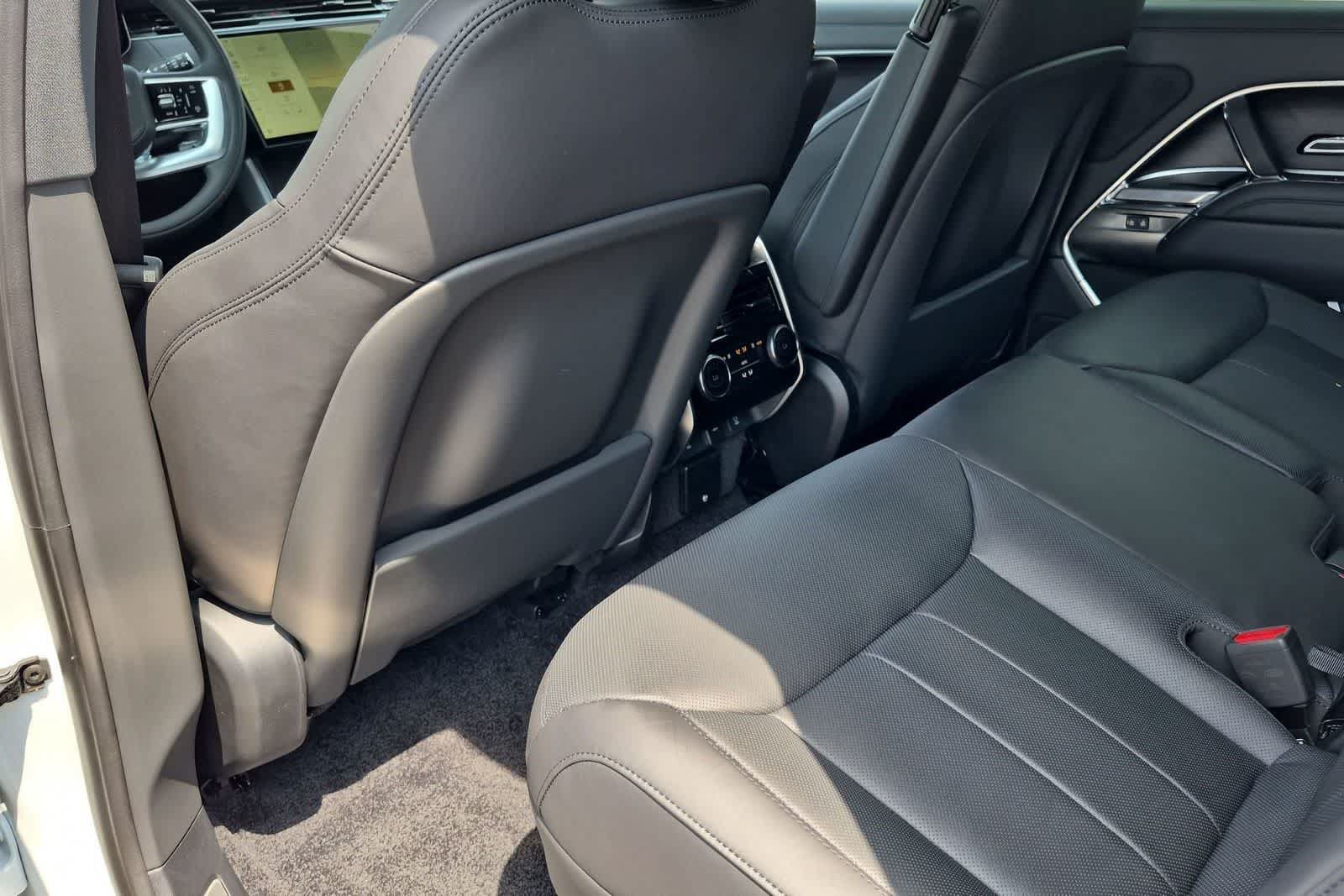 New 2026 Land Rover Range Rover SE AWD/4WD image 18