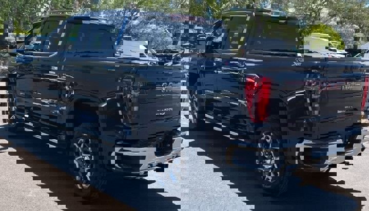Used 2023 GMC Sierra 1500 SLT w/ SLT Premium Package image 3