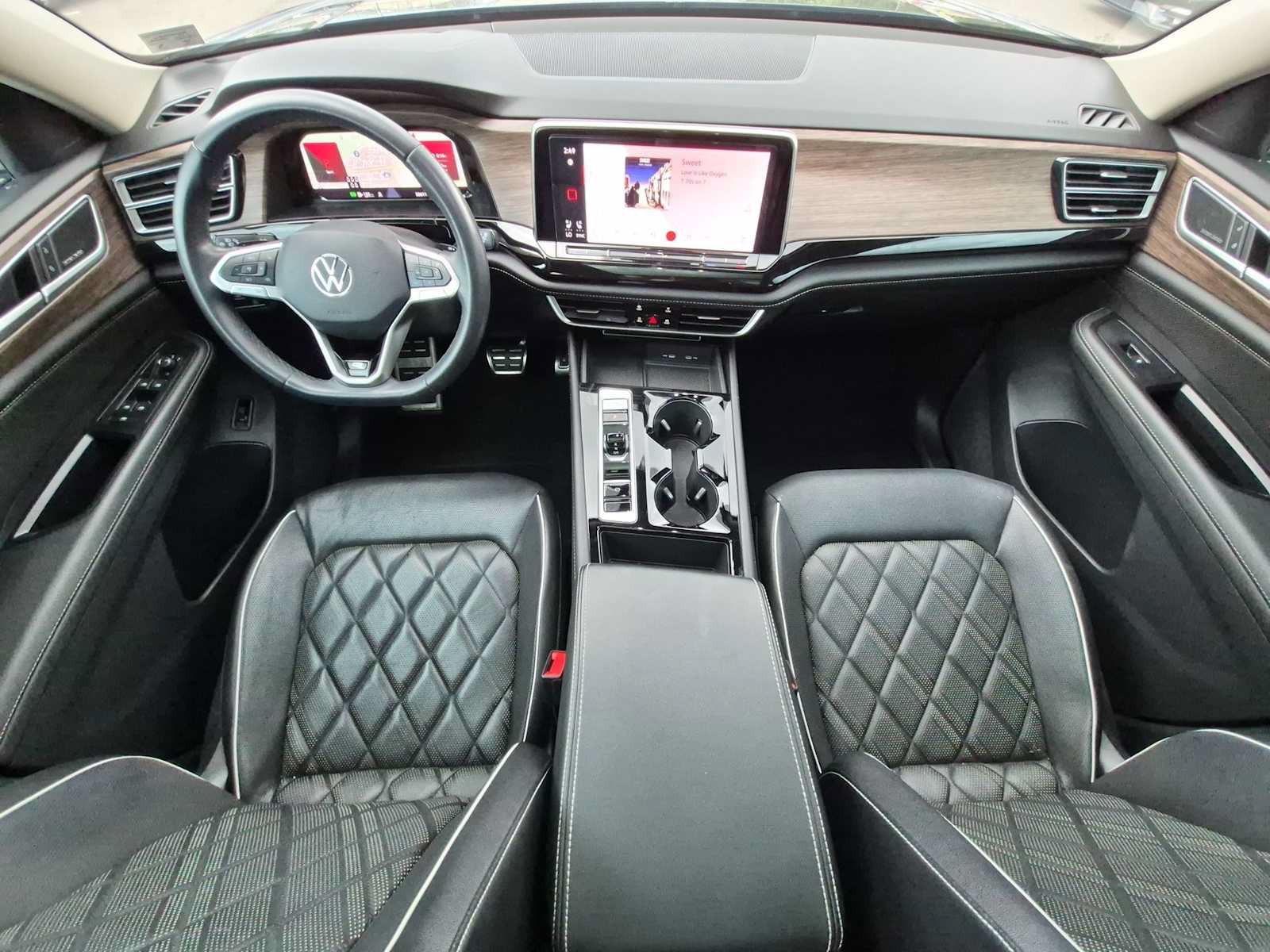 Used 2024 Volkswagen Atlas SEL Premium R-Line AWD/4WD image 16