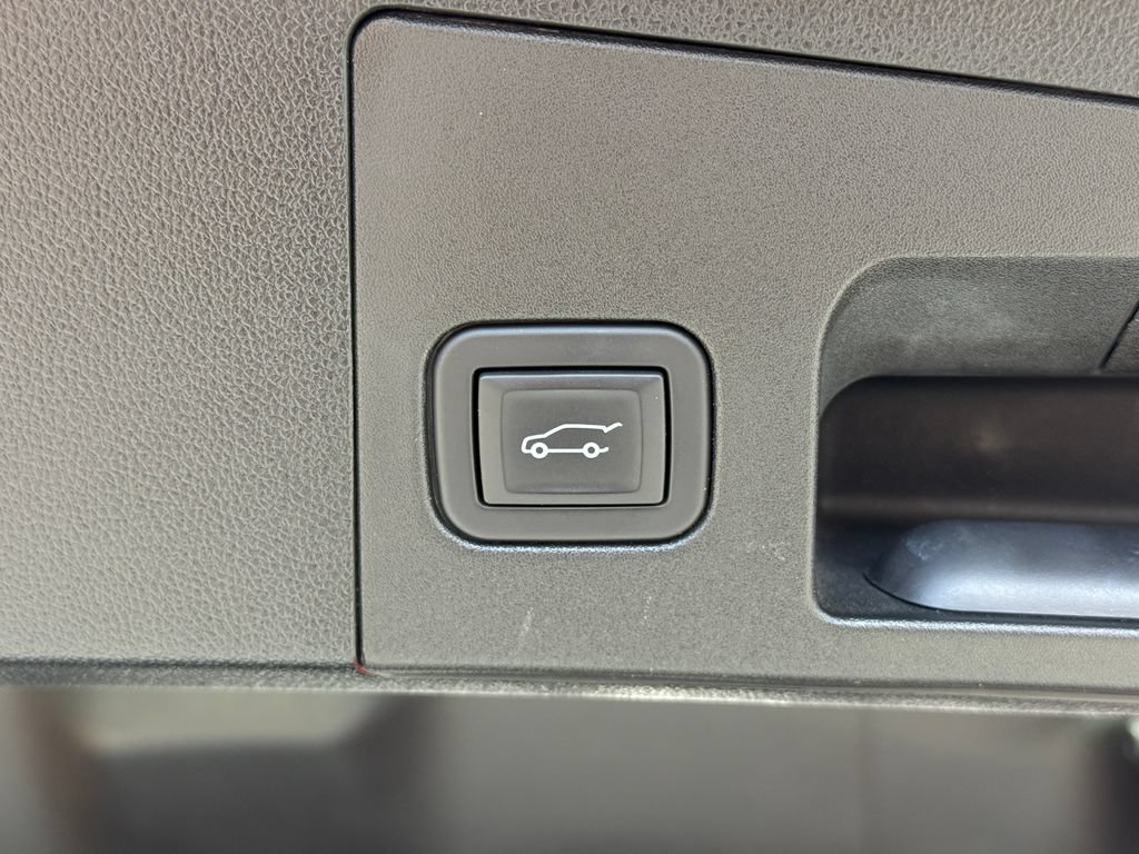 Used 2024 Cadillac XT4 Premium Luxury FWD image 13
