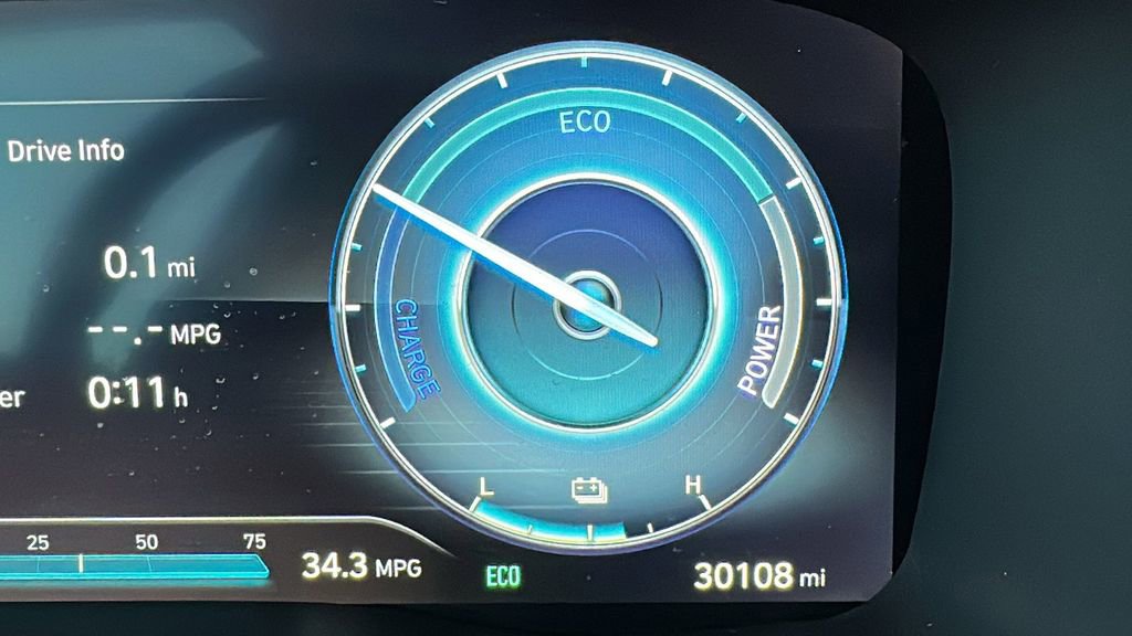 Certified 2022 Hyundai Santa Fe Limited w/ Cargo Package image 17