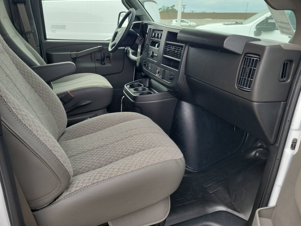 New 2026 Chevrolet Express 2500 w/ Driver Convenience Package RWD image 11