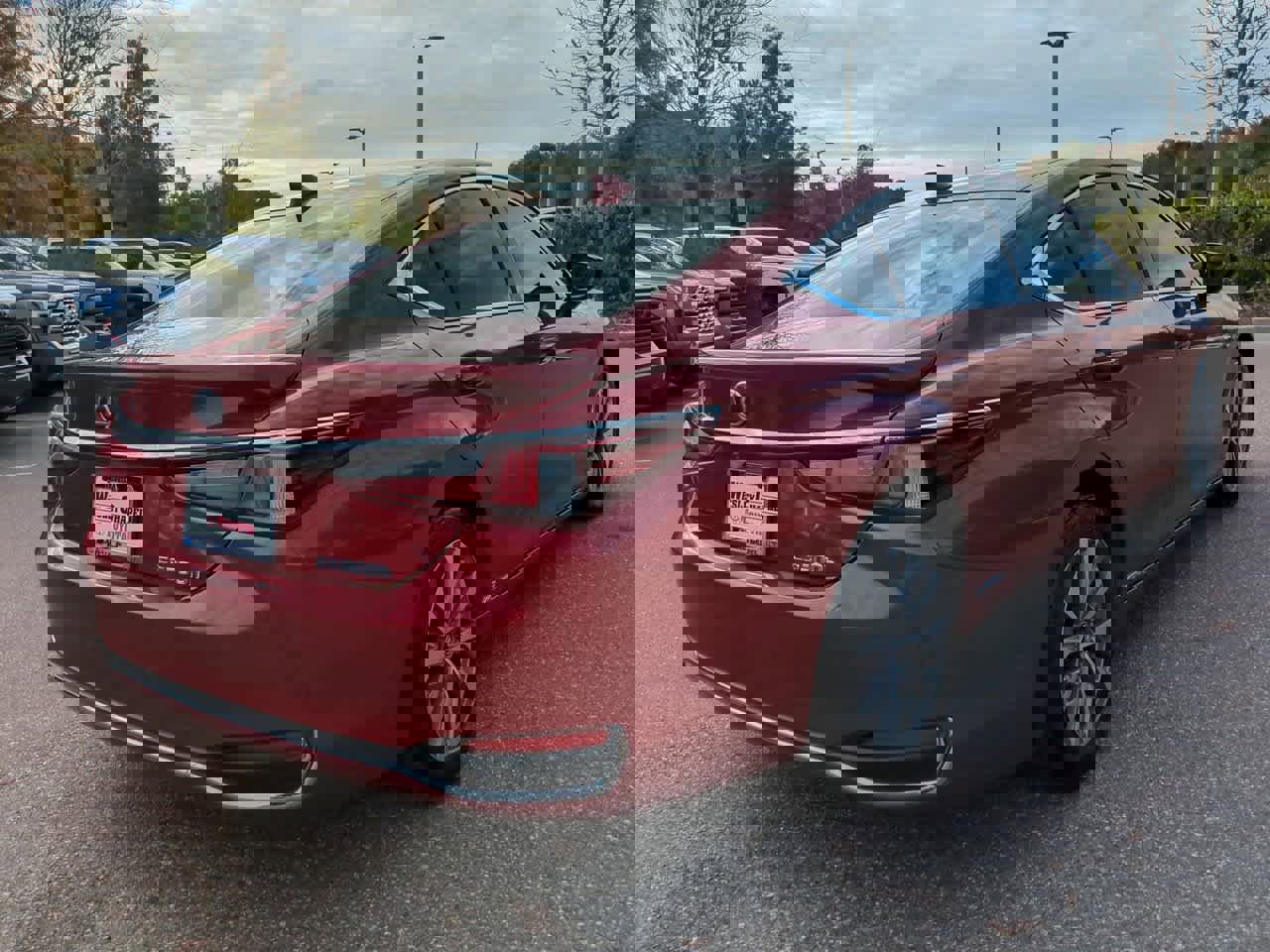 Used 2022 Lexus ES 300h w/ Premium Package image 6